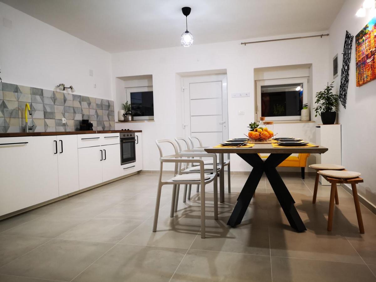 Apartment Sunrise, Coastal Istra, Pula Duga Uvala Pavicini Buitenkant foto